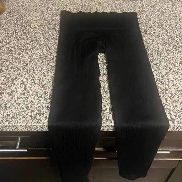 Ladies SPANX CROPPED HI WAISTED LEGGINGS - Picture 1 of 4